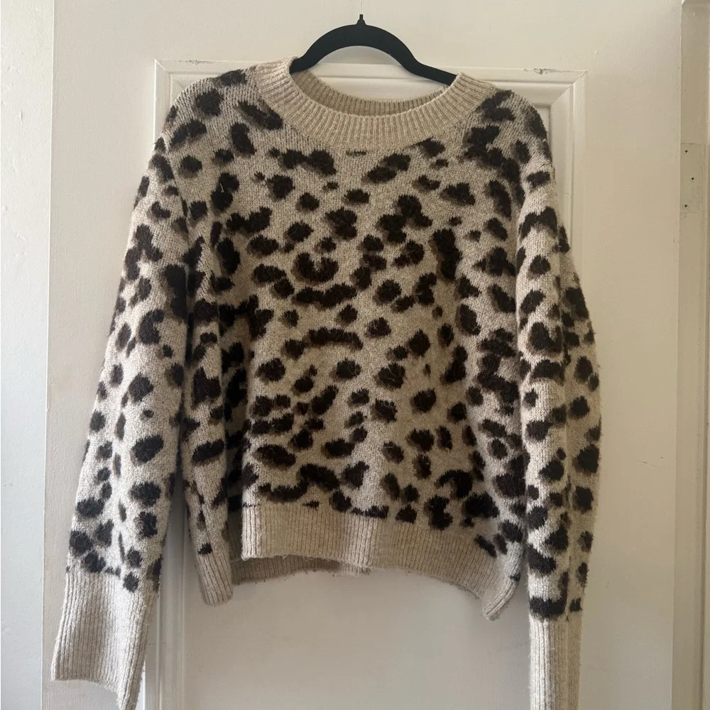 H&M Leopard Print Crewneck Sweater - Beige & Black - Picture 1 of 2